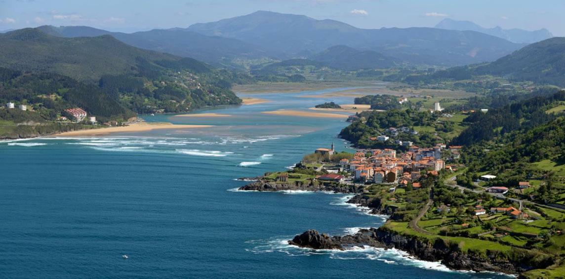 Alojamiento Gaztelugatxe Hotel แบร์เมโอ ภายนอก รูปภาพ